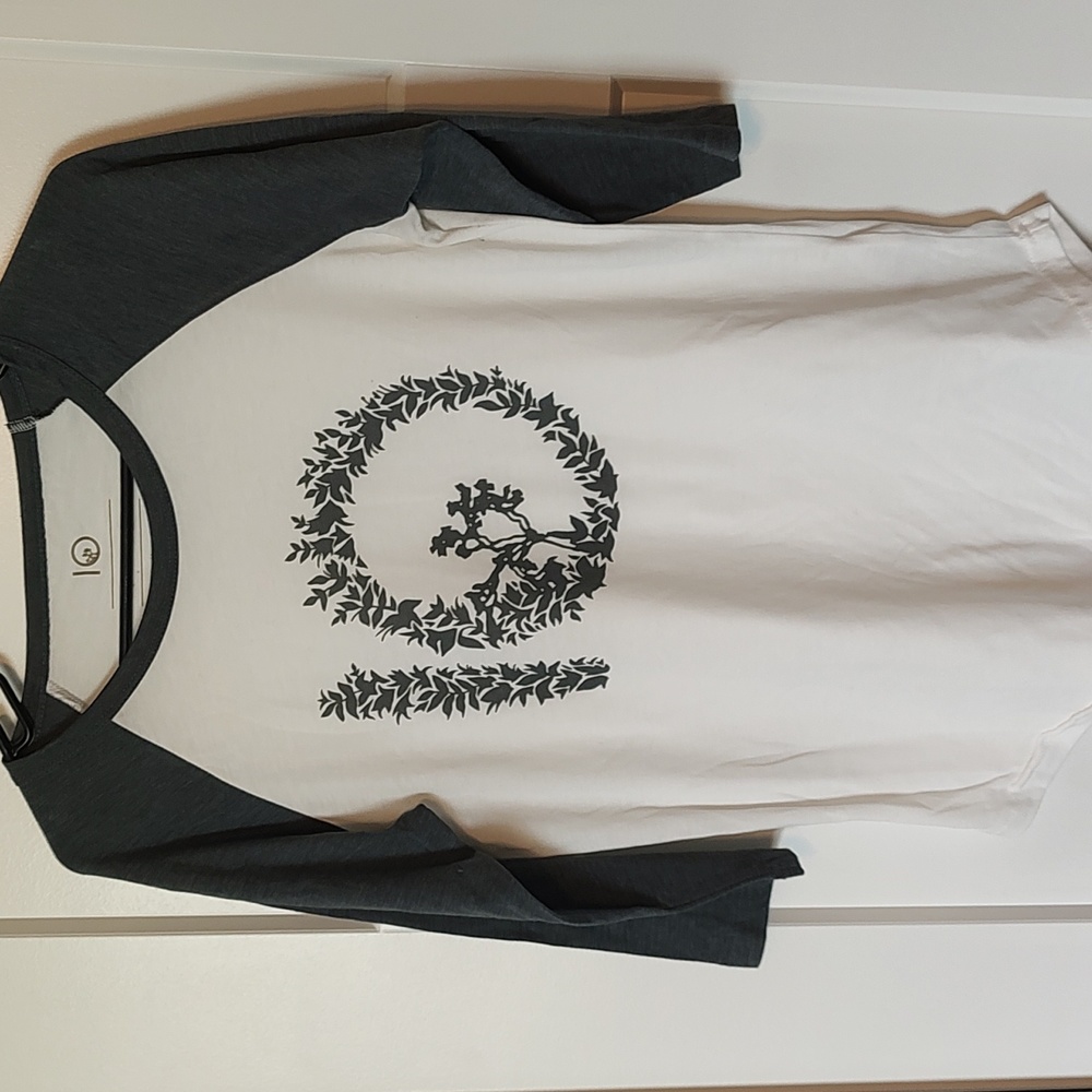 Tentree women's baseball 3/4 sleeve size medium T-shirt